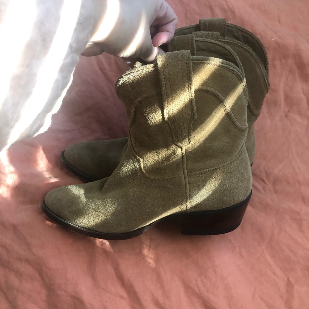 Tacova low boots in brown suede
